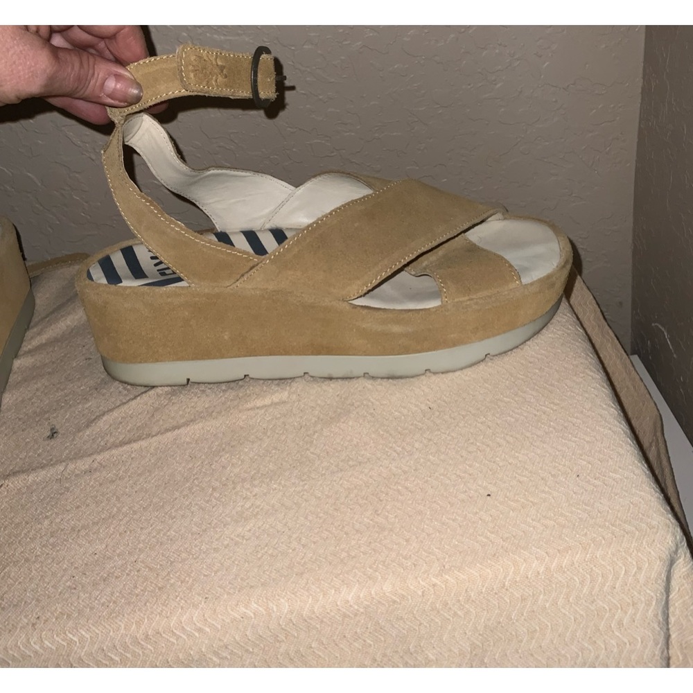 FLY LONDON FLATFORM SANDAL